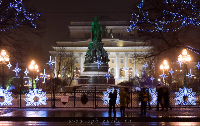 Новогодние праздники в Санкт-Петербурге, площадь Островского