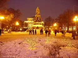 Санкт-Петербург, Петербург зимой, Памятник Екатерине II