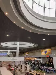 Аэропорт Пулково, световые фонари в терминале внутренних линий