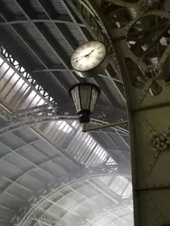 Ж/д вокзалы Санкт-Петербурга, часы на перроне Витебского вокзала