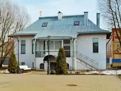 Служебное здание храма Благовещения Пресвятой Богородицы в Полюстрово
