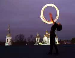 Экскурсии по крышам Санкт-Петербурга, огненное шоу на фоне Никольского собора в Санкт-Петербурге