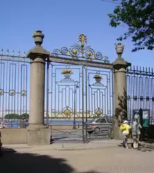 Ворота ограды