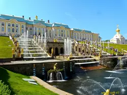 Большой каскад фонтанов в Петергофе