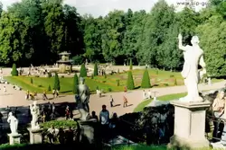 Петергоф, вид на каскад «Шахматная гора» и Итальянский фонтан