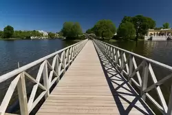 Как добраться до Петергофа, наплавной деревянный мостик