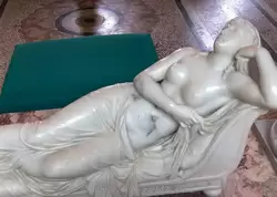 Скульптура лежащей женщины (Ф. Ламот, Франция, 19 век)