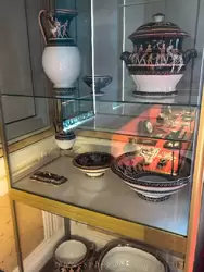 Умывальный прибор с росписью в помпейском стиле в кабинете Александры Фёдоровны, Англия, середина 19 века