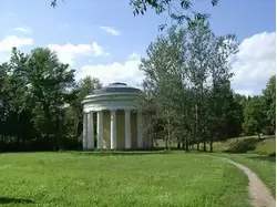 Павловск, храм Дружбы
