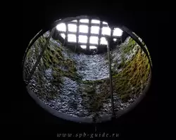 Световое окно в подземном ходе Гатчинского дворца
