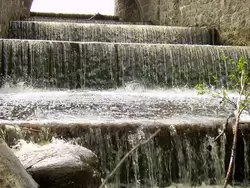 Ораниенбаум, Водопад у Красного пруда