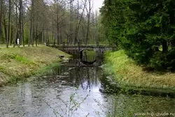 Ораниенбаум, Мост через пруд