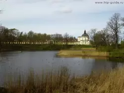 Нижний пруд и Большой дворец