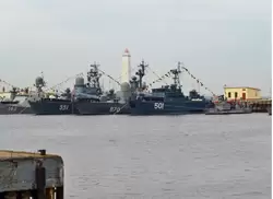 Средняя (Петровская) гавань в дни празднования 310-летия Балтийского флота