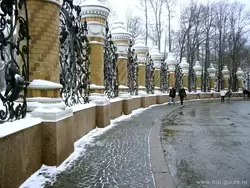 Решётка Михайловского сада в Санкт-Петербурге