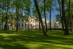 Сад Каменноостровского дворца