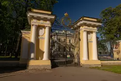 Ворота Каменноостровского дворца