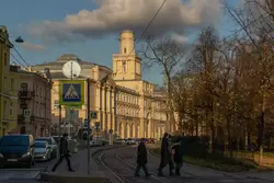 Кронверкский проспект и здание ИТМО в Санкт-Петербурге