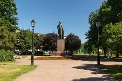 Памятник А.С. Попову на Петроградской стороне в Санкт-Петербурге