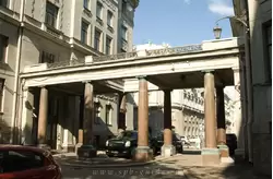 Жилой дом Первого Российского страхового общества (Дом трех Бенуа) в Санкт-Петербурге