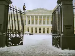 Парадные ворота в Русский музей