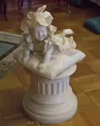 Скульптура «Девочка на подушке» — Юсуповский дворец