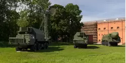 Подвижной грунтовый ракетный комплекс «Тополь» в Артиллерийском музее Санкт-Петербурга