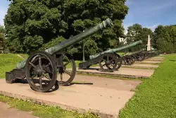 Выставка орудий во дворе Музея артиллерии, вход свободный (бесплатный)