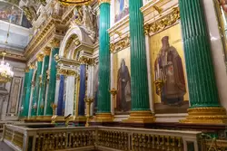 Исаакиевский собор, колонны из зелёного малахита на иконостасе