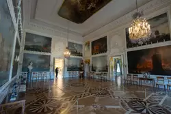 Чесменский зал Большого дворца в Петергофе