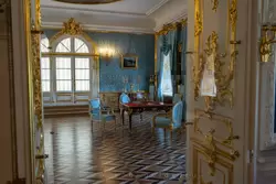 Голубая приёмная в Большом дворце Петергофа