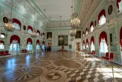 Тронный зал, Большой дворец в Петергофе