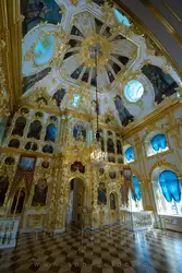 Церковный корпус Большого дворца Петергофа — храм Петра и Павла