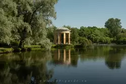 Беседка в парке Екатерингоф
