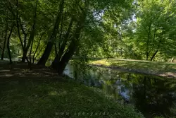 Квадратный пруд в парке Екатерингоф