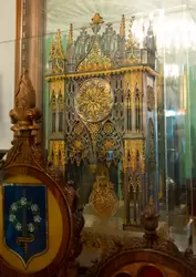 Часы по мотивам средневекового собора в Гостиной, дворец «Коттедж» в Петергофе