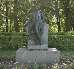 Памятник Александру Пушкину на Дворцовой улице в Царском Селе