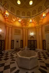 Турецкая баня в Царском Селе, мраморный бассейн в Купольном зале