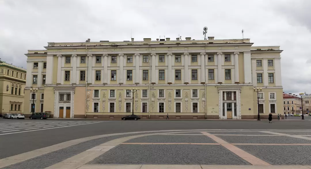 Штаб Гвардейского корпуса в Санкт-Петербурге Штаб Гвардейского корпуса в Санкт-Петербурге