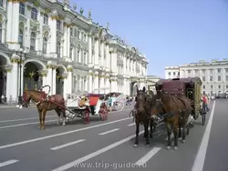 Кареты на Дворцовой площади