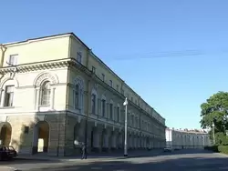 Корпус Университета на Стрелке Васильевского острова