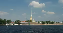 Вид на Петропавловскую крепость со Стрелки