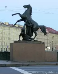 Скульптура укротителя коня, Аничков мост
