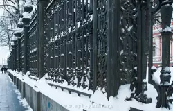 Ограда Николаевского дворца