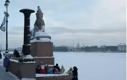 Пристань со сфинксами в Санкт-Петербурге