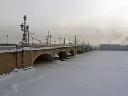 Троицкий мост зимой
