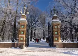 Ворота Михайловского сада со стороны Спаса-на-Крови