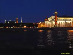 Стрелка Васильевского острова ночью