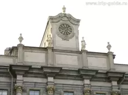 Часы на Мраморном дворце