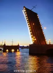 Троицкий мост в СПб, разводной пролёт